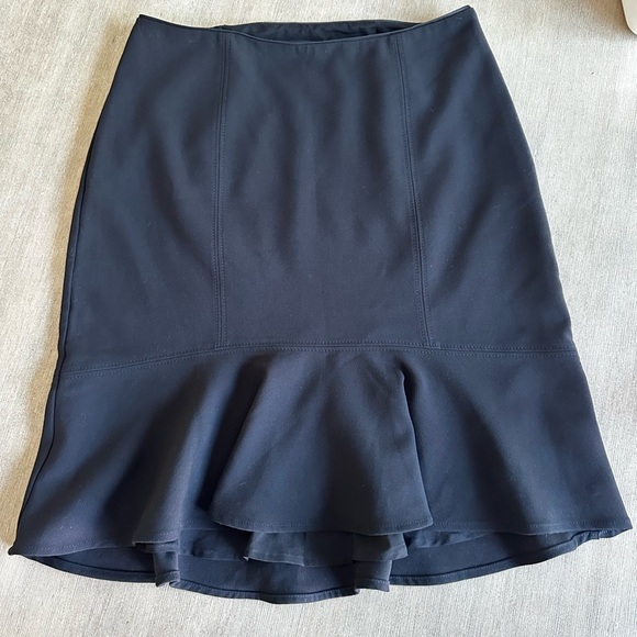 White House Black Market Black Pencil flare knee length Skirt 6 EUC - Picture 2 of 9